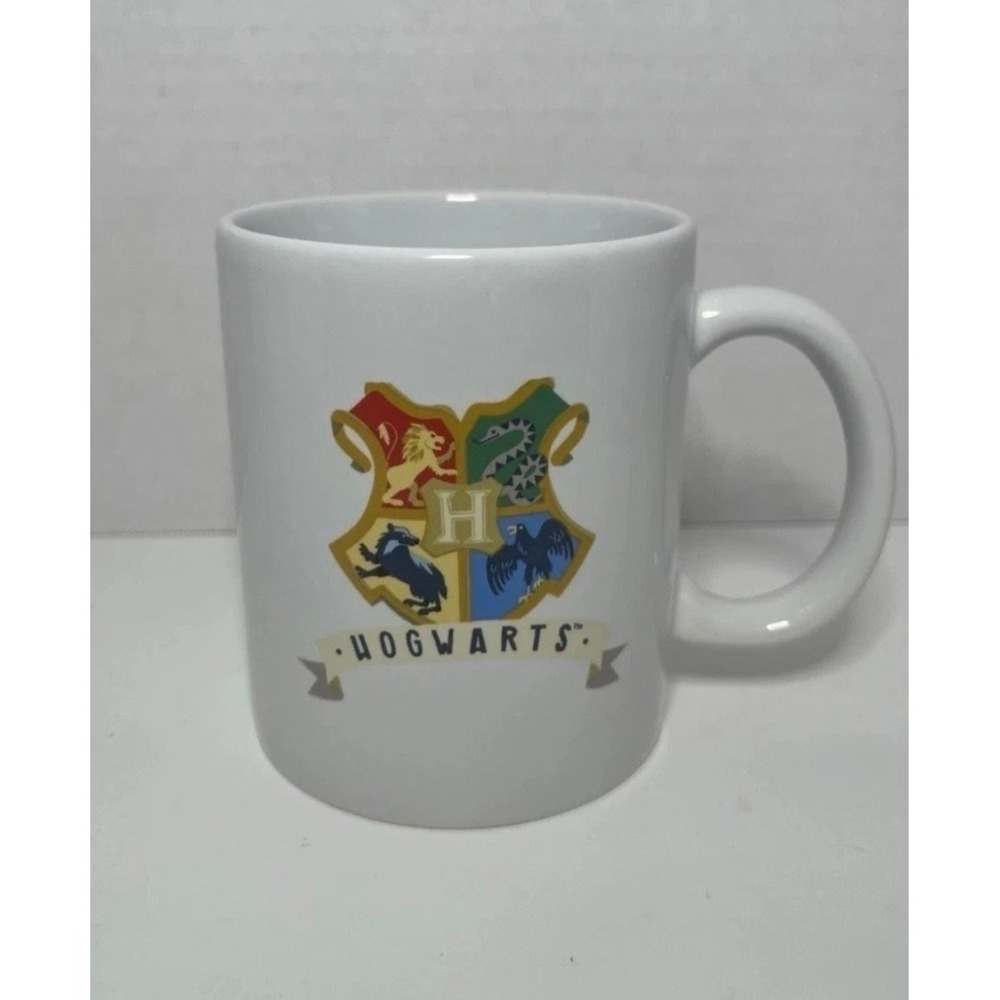 Harry Potter Hogwarts Crest Coffee Mug Modern Gourmet Foods White Stoneware 4in